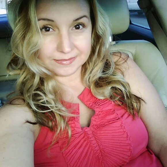 Meet Your Posher! - Picture 10 of 13